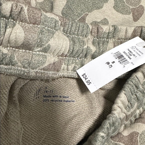 ❤️ NWT GAP Camo Jogger Shorts - Picture 3 of 3